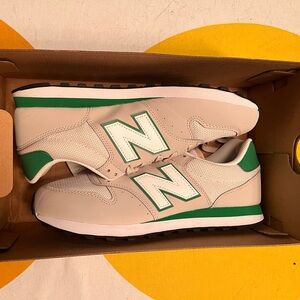 New Balance light grey/white/green 500’s men’s 7.5/womans 9. NWT